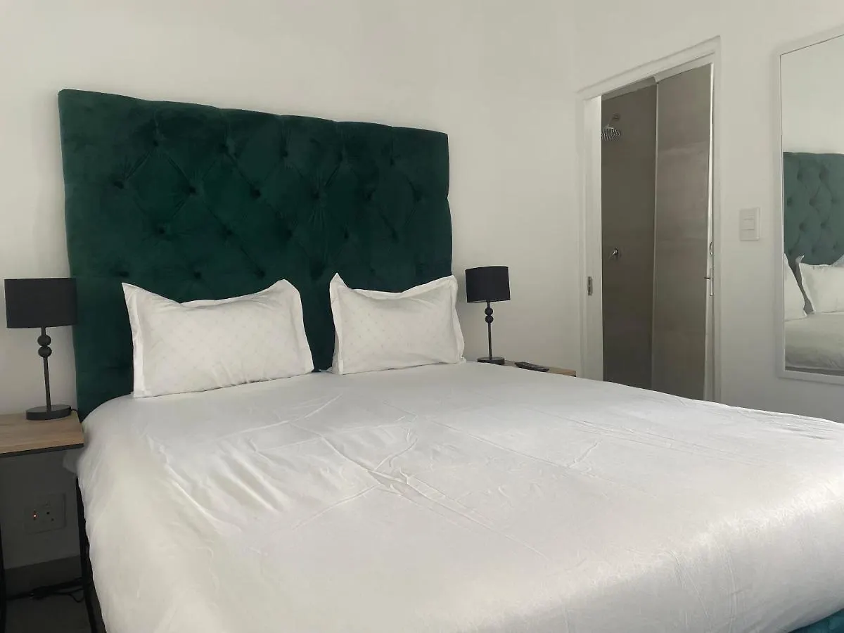 Διαμέρισμα 15 On Burns Guesthouse Κέιπ Τάουν